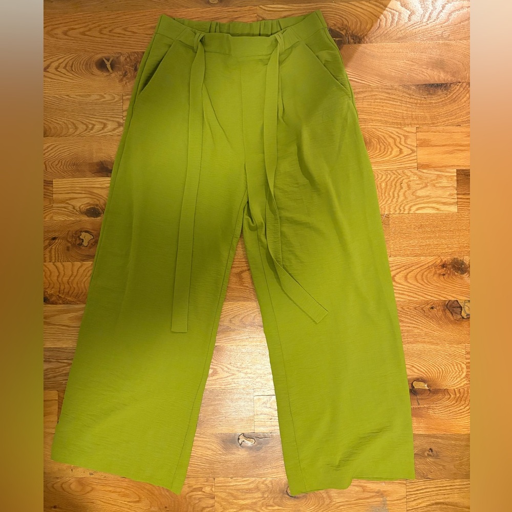 Green linen pants